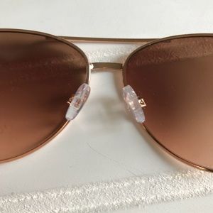 Jessica Simpson Accessories - NWOT Jessica Simpson Aviator Sunglasses. Jessica Simpson Accessories - NWOT Jessica Simpson Aviator Sunglasses.